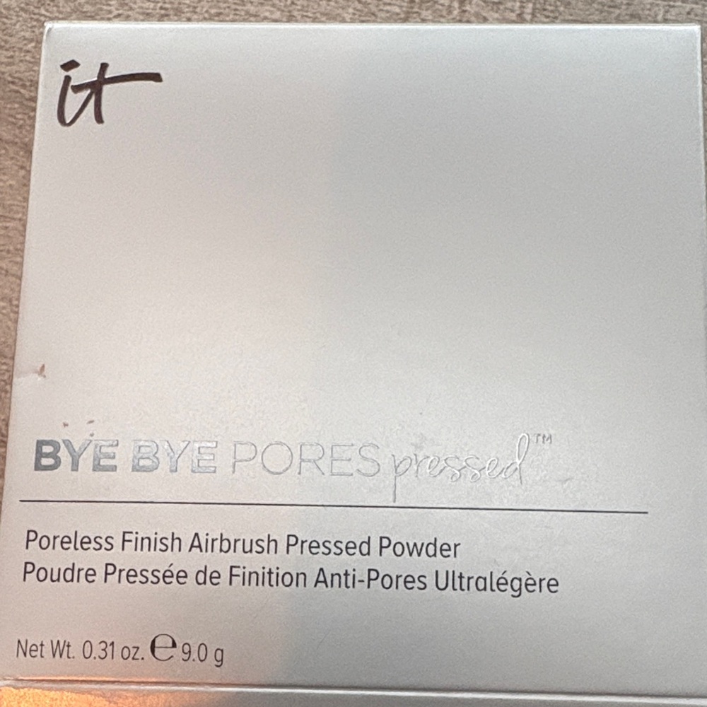 It Cosmetics Bye Bye Pores Anti-Aging Pressed Powder - Picture 3 of 4